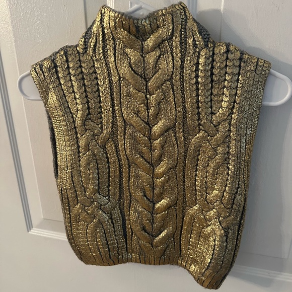 Zara NWT Cable Knit Sweater Vest Special Foil Print Finish Golden Metallic Sz M - Picture 5 of 9